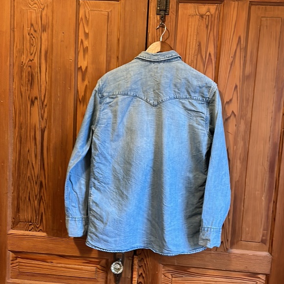 Levi’s Relaxed Fit Denim Shirt Size Medium - Picture 3 of 11